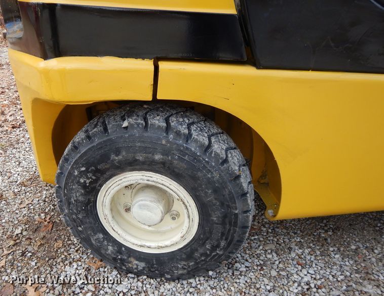 image for item DL2627 2017 Yale GLP050VXNDAE086  forklift