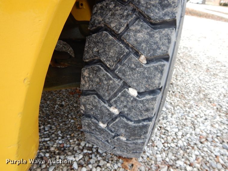 image for item DL2627 2017 Yale GLP050VXNDAE086  forklift