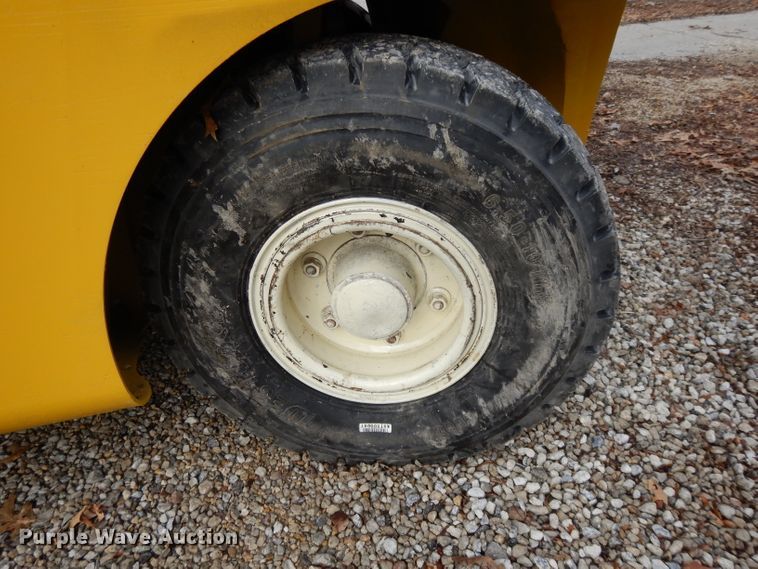 image for item DL2627 2017 Yale GLP050VXNDAE086  forklift