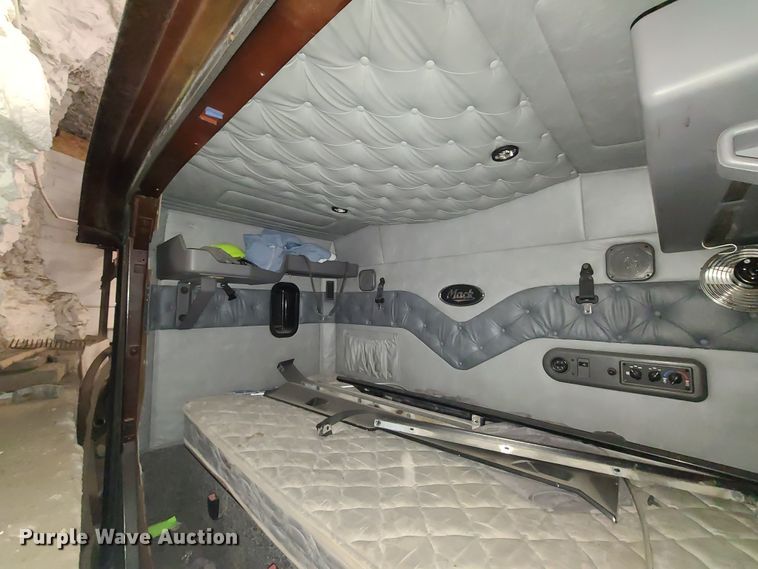 image for item FW9626 Sleeper