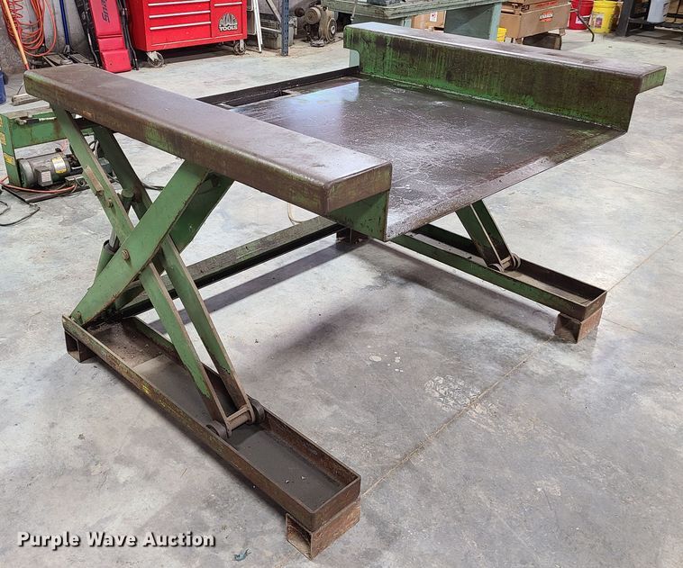 image for item FW9644 Hydraulic lift table