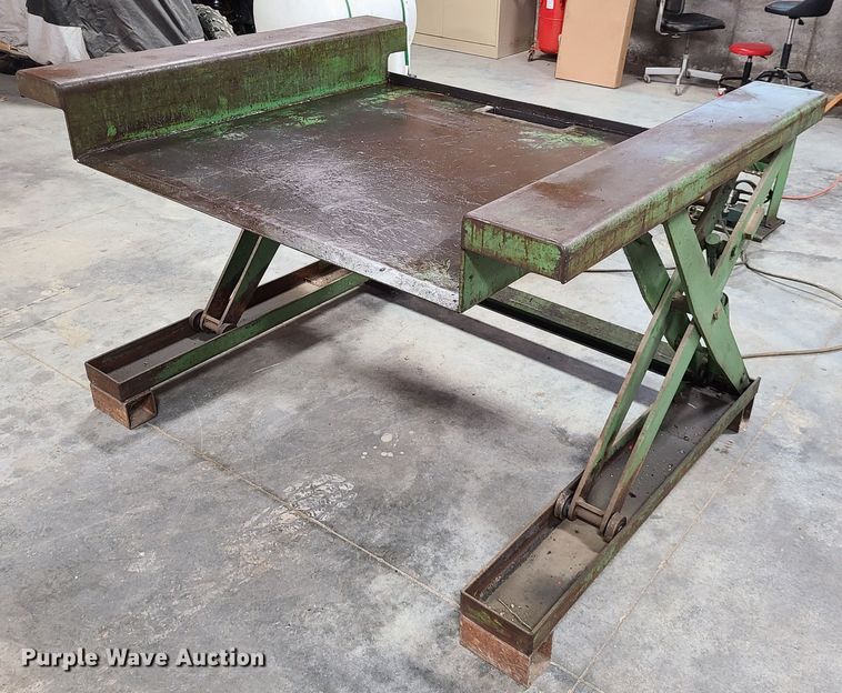 image for item FW9644 Hydraulic lift table