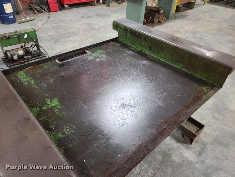 image for item FW9644 Hydraulic lift table