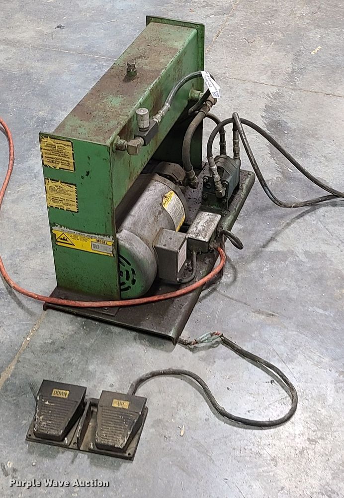 image for item FW9644 Hydraulic lift table