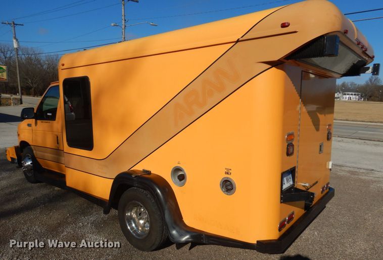 image for item GG9249 2001 Ford E450  utility van