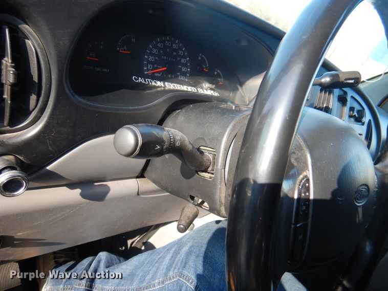 image for item GG9249 2001 Ford E450  utility van