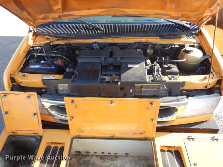 image for item GG9249 2001 Ford E450  utility van