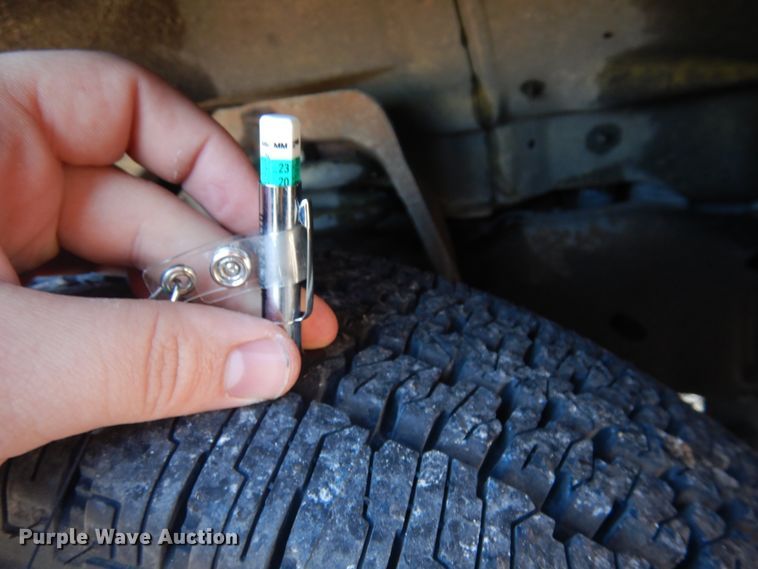 image for item GG9249 2001 Ford E450  utility van