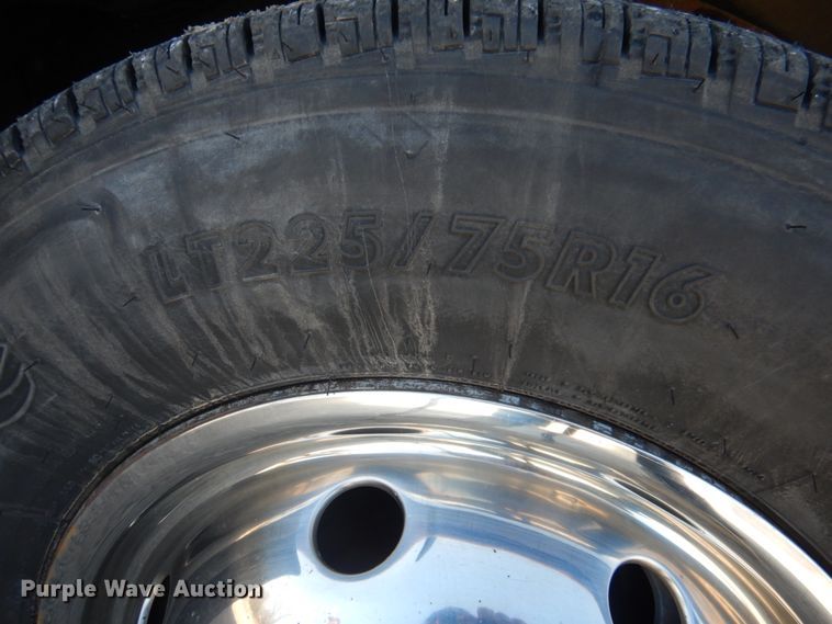 image for item GG9249 2001 Ford E450  utility van