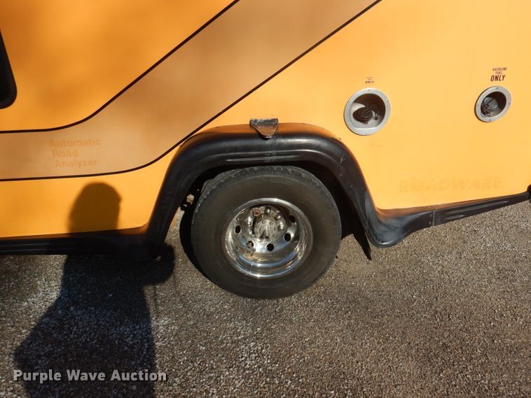 image for item GG9249 2001 Ford E450  utility van