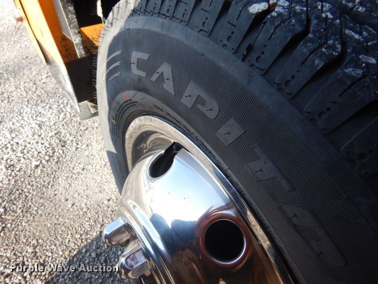 image for item GG9249 2001 Ford E450  utility van