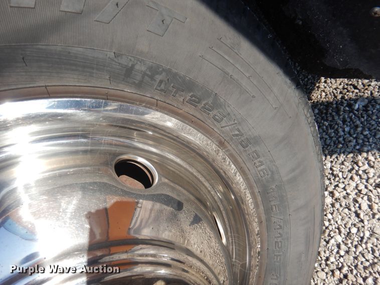 image for item GG9249 2001 Ford E450  utility van