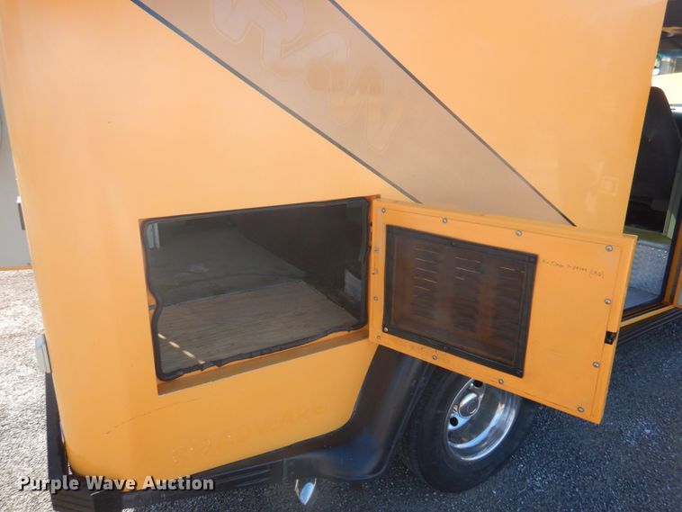 image for item GG9249 2001 Ford E450  utility van