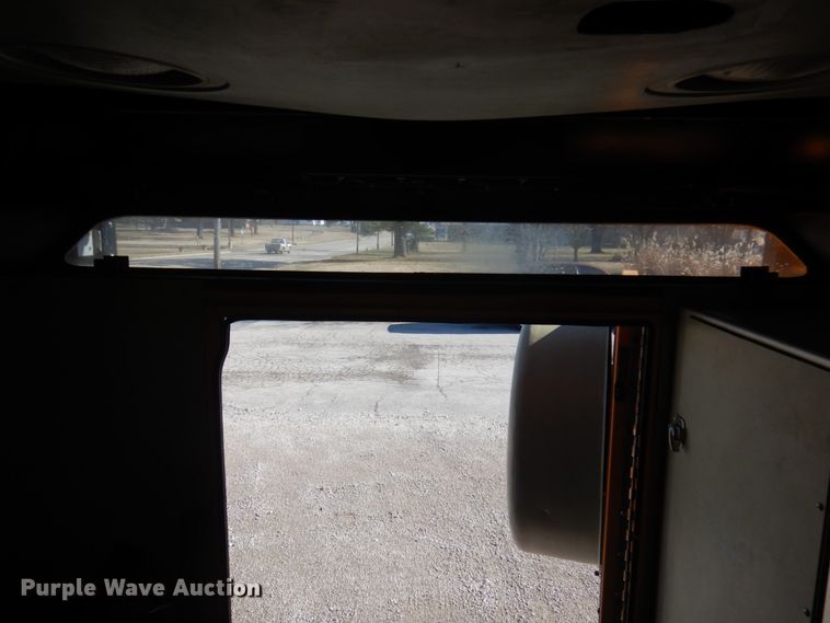 image for item GG9249 2001 Ford E450  utility van