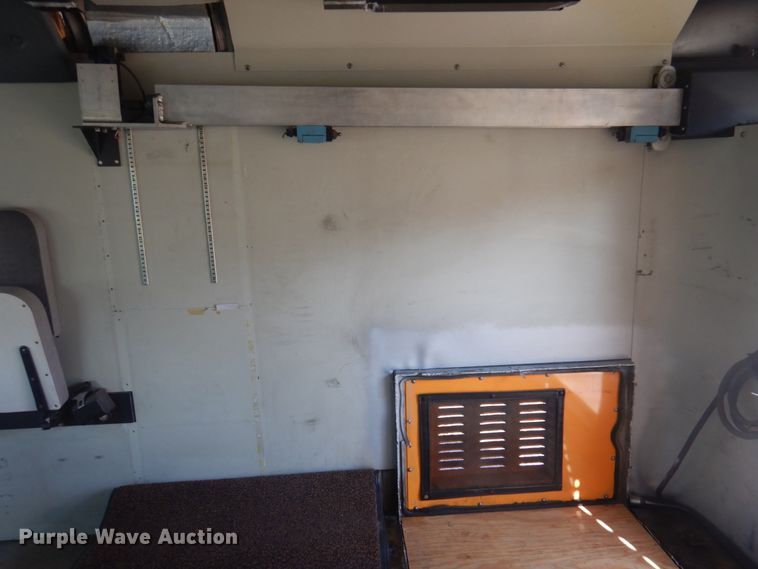 image for item GG9249 2001 Ford E450  utility van