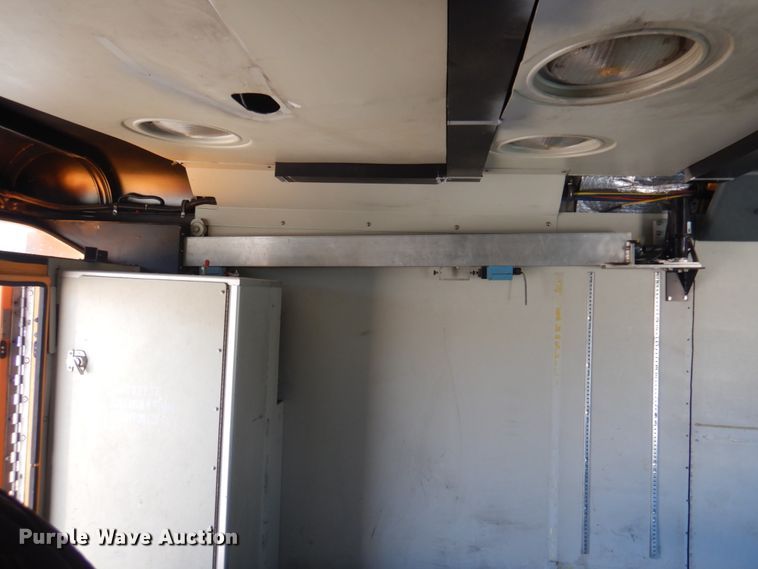 image for item GG9249 2001 Ford E450  utility van