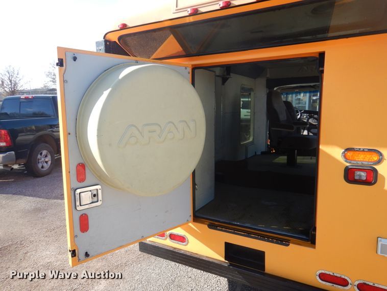 image for item GG9249 2001 Ford E450  utility van