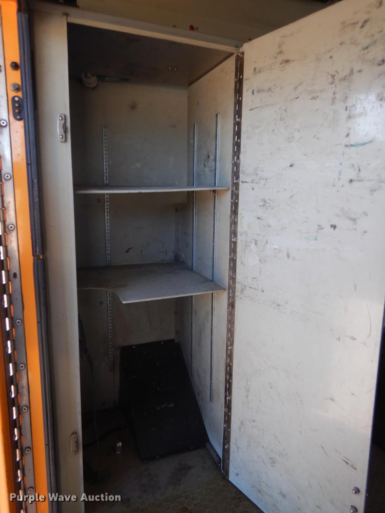 image for item GG9249 2001 Ford E450  utility van