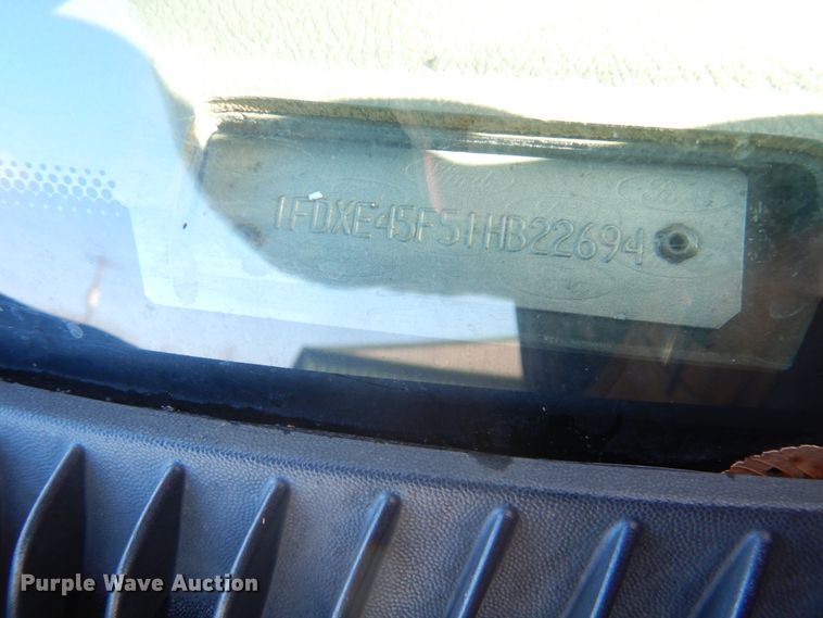 image for item GG9249 2001 Ford E450  utility van