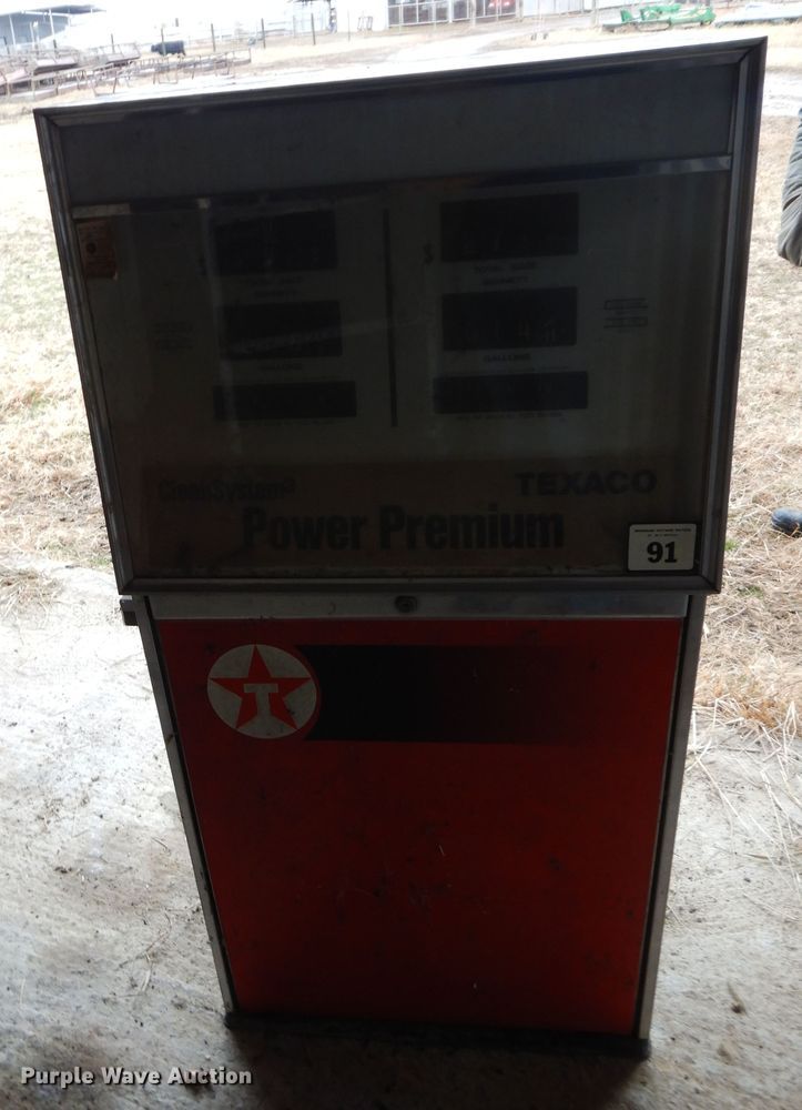 image for item GK9710 (2) Bennett Pump Company Texaco fuel pumps