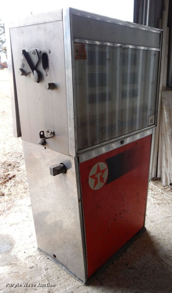 image for item GK9710 (2) Bennett Pump Company Texaco fuel pumps