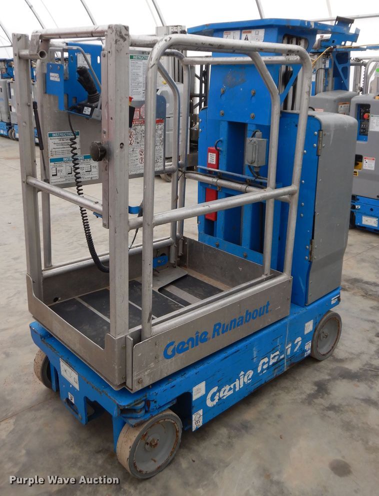 image for item GK9715 2012 Genie GR-12  vertical lift