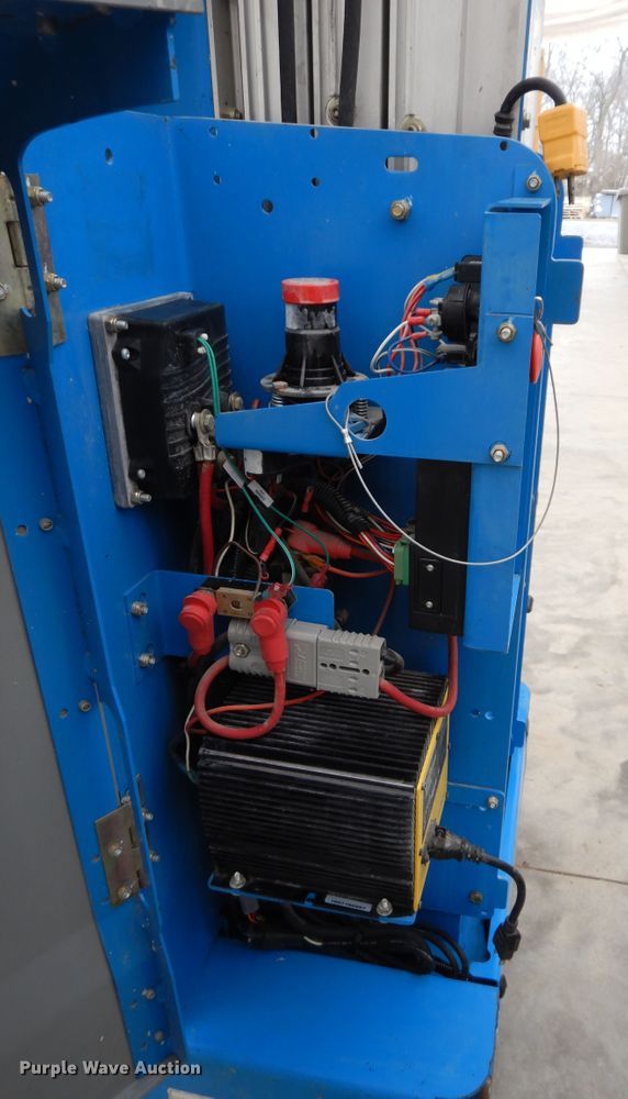image for item GK9715 2012 Genie GR-12  vertical lift