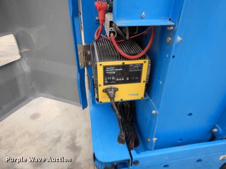 image for item GK9715 2012 Genie GR-12  vertical lift