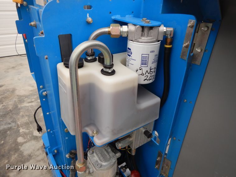 image for item GK9715 2012 Genie GR-12  vertical lift