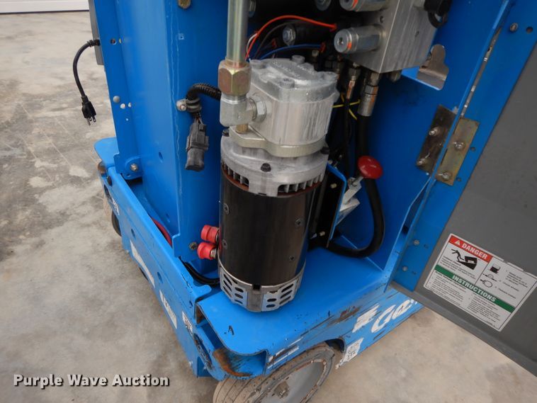 image for item GK9715 2012 Genie GR-12  vertical lift