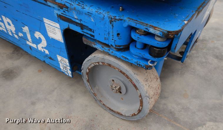 image for item GK9715 2012 Genie GR-12  vertical lift