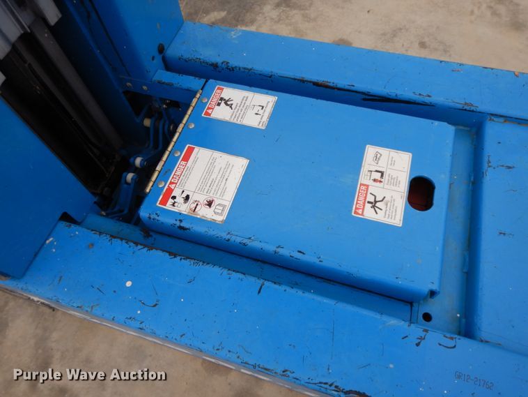 image for item GK9715 2012 Genie GR-12  vertical lift