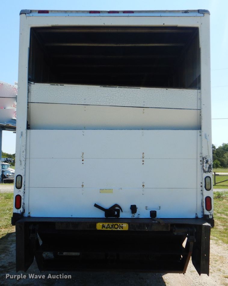 image for item GM9148 2000 Freightliner FL60  box truck