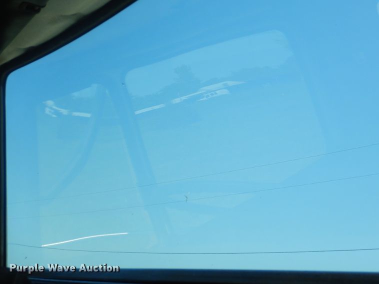 image for item GM9148 2000 Freightliner FL60  box truck