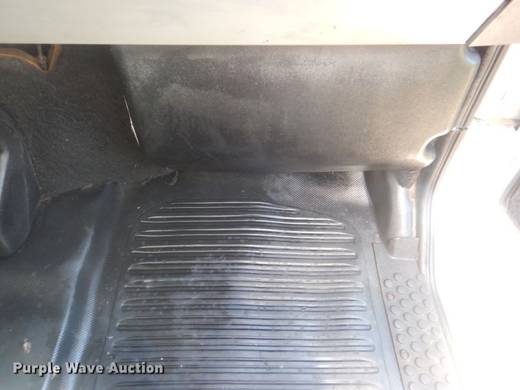 image for item GM9148 2000 Freightliner FL60  box truck