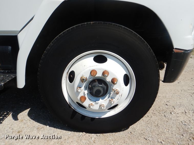 image for item GM9148 2000 Freightliner FL60  box truck