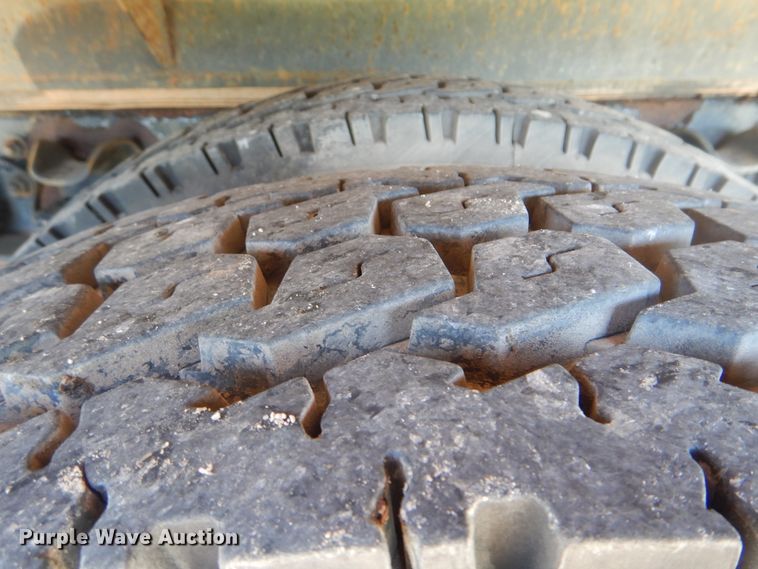 image for item GM9148 2000 Freightliner FL60  box truck