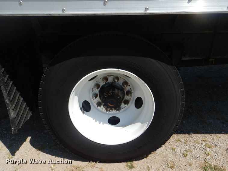 image for item GM9148 2000 Freightliner FL60  box truck