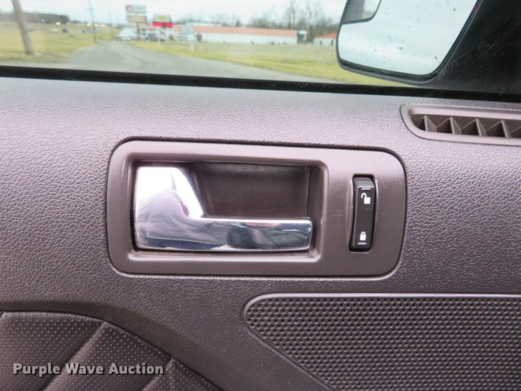 image for item GT9469 2012 Ford Mustang