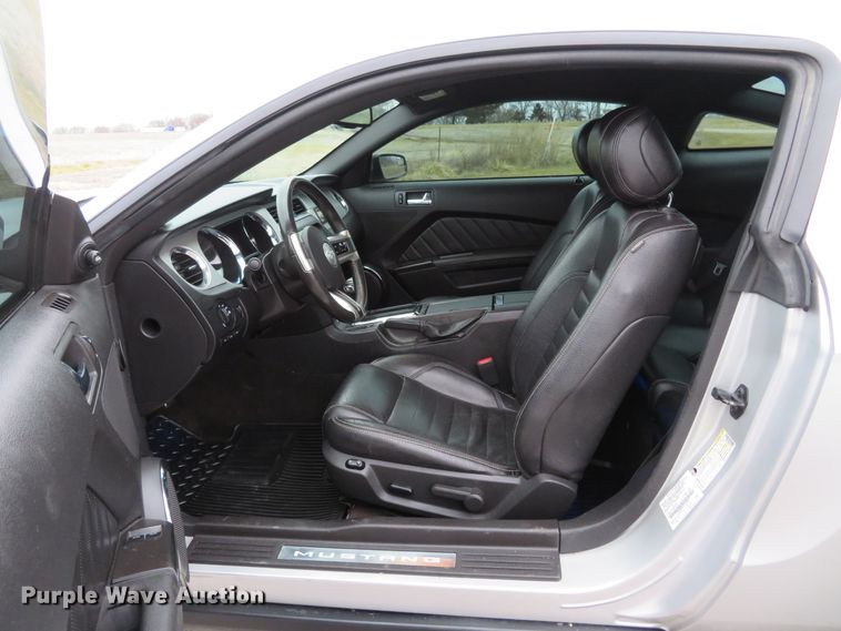 image for item GT9469 2012 Ford Mustang