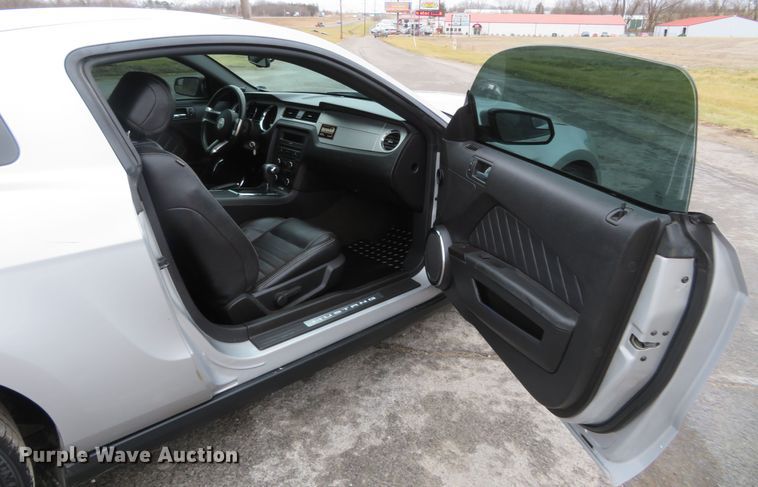 image for item GT9469 2012 Ford Mustang