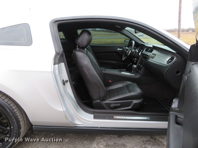 image for item GT9469 2012 Ford Mustang