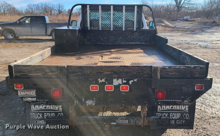 image for item GY9659 2006 Ford F450 Super Duty  flatbed pickup truck