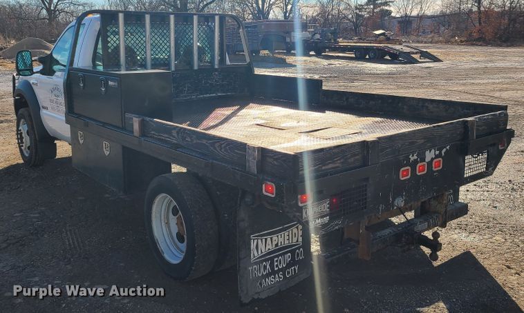 image for item GY9659 2006 Ford F450 Super Duty  flatbed pickup truck