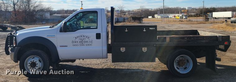 image for item GY9659 2006 Ford F450 Super Duty  flatbed pickup truck