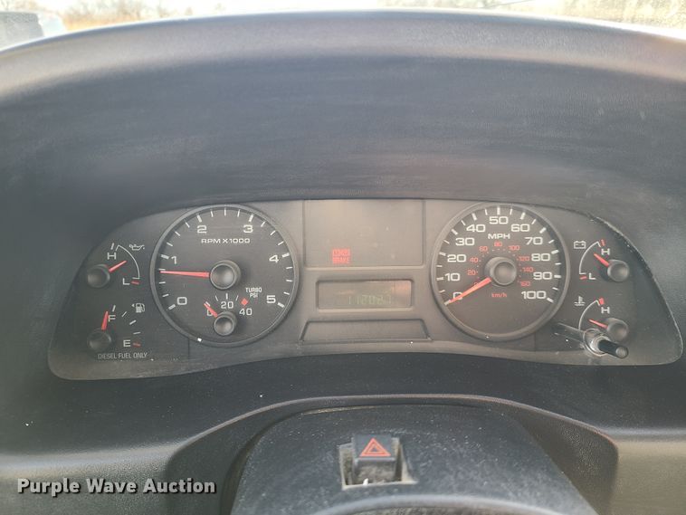 image for item GY9659 2006 Ford F450 Super Duty  flatbed pickup truck