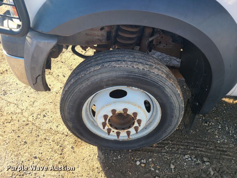 image for item GY9659 2006 Ford F450 Super Duty  flatbed pickup truck