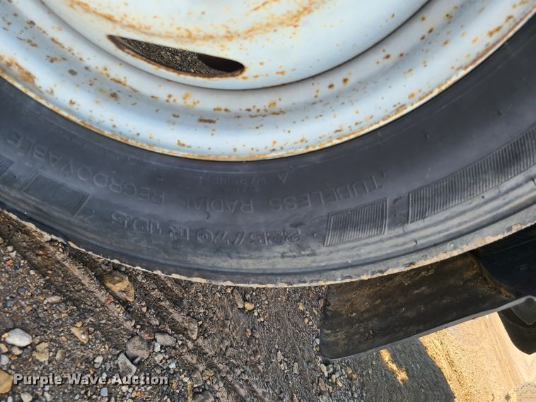 image for item GY9659 2006 Ford F450 Super Duty  flatbed pickup truck