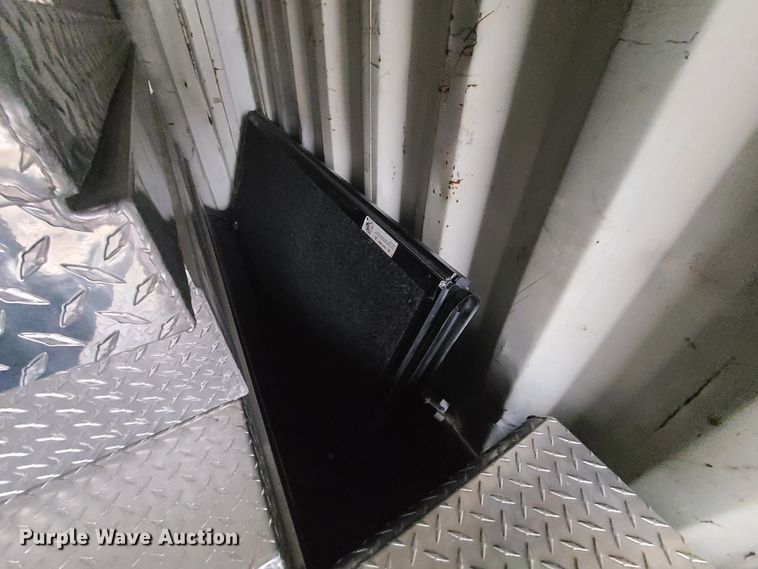 image for item GY9680 Automotive accessories