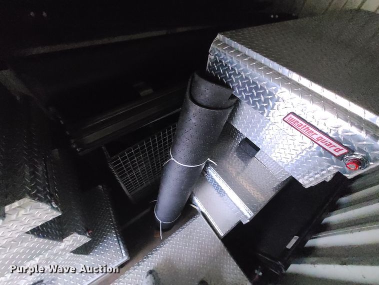 image for item GY9680 Automotive accessories